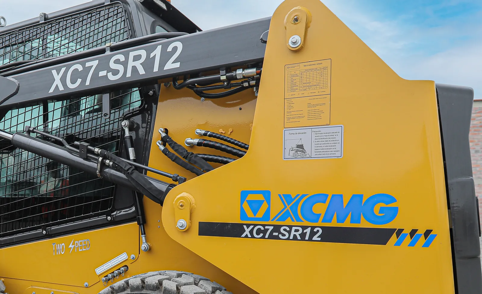 Minicargador XCMG XC7-SR12 · vista 1